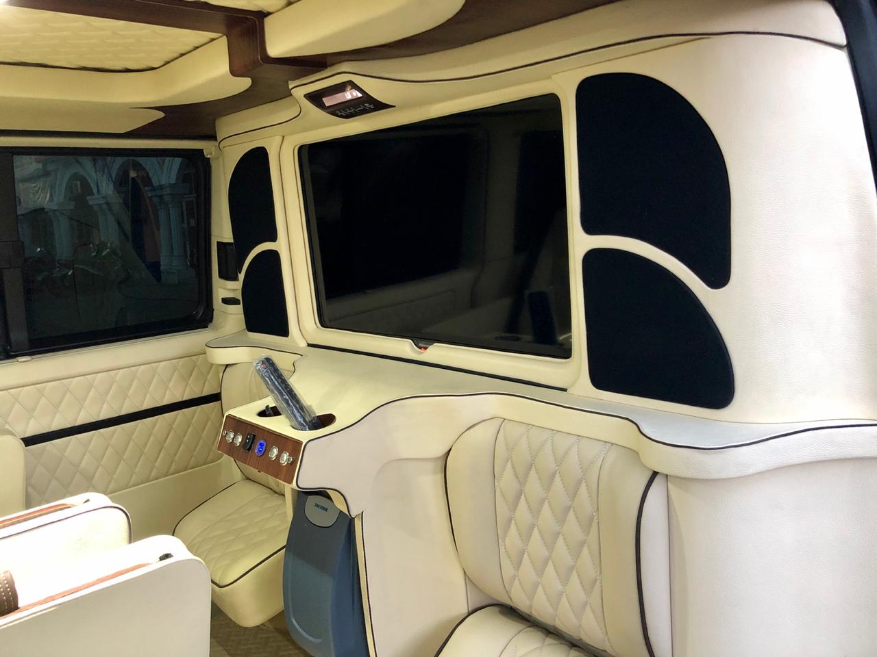 2011 Volkswagen Caravelle 2.0L TDI 2011 Volkswagen Caravelle 2.0L TDI