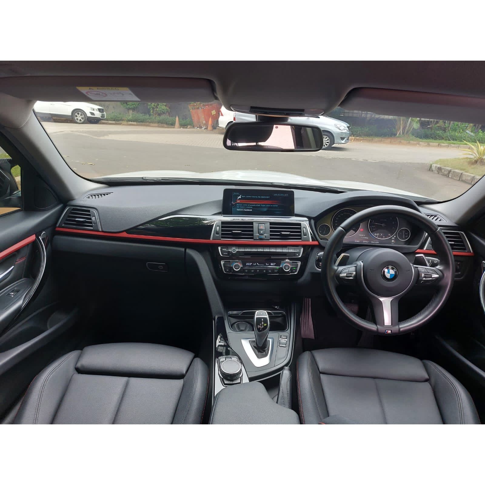 2016 BMW 3 Series Sedan  320i F30 SPORT 2016 BMW 3 Series Sedan  320i F30 SPORT