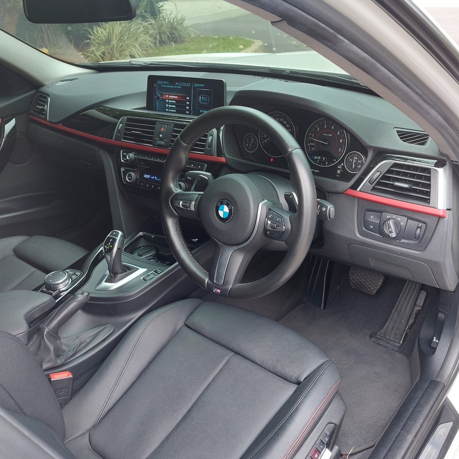 2016 BMW 3 Series Sedan  320i F30 SPORT 2016 BMW 3 Series Sedan  320i F30 SPORT