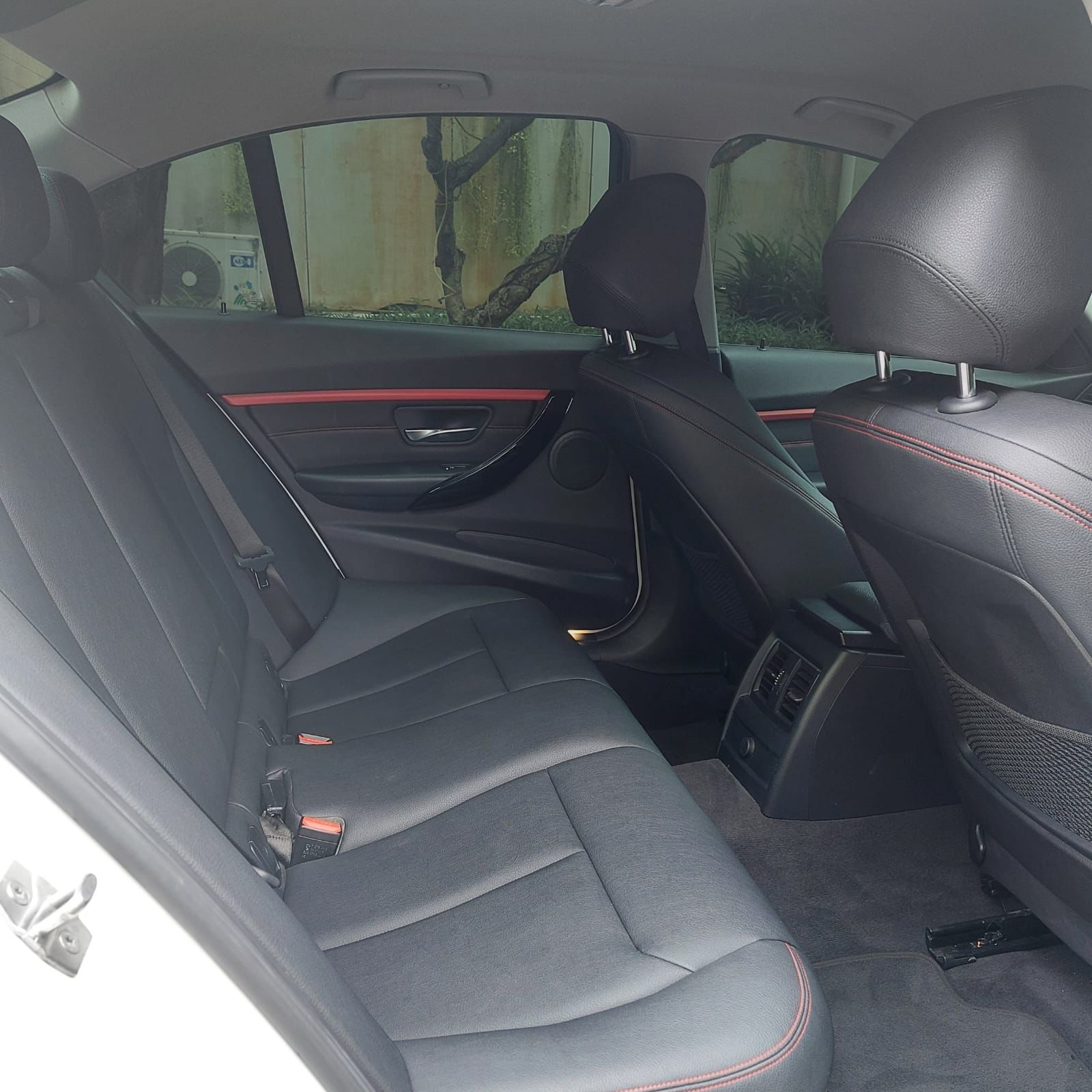 2016 BMW 3 Series Sedan  320i F30 SPORT 2016 BMW 3 Series Sedan  320i F30 SPORT