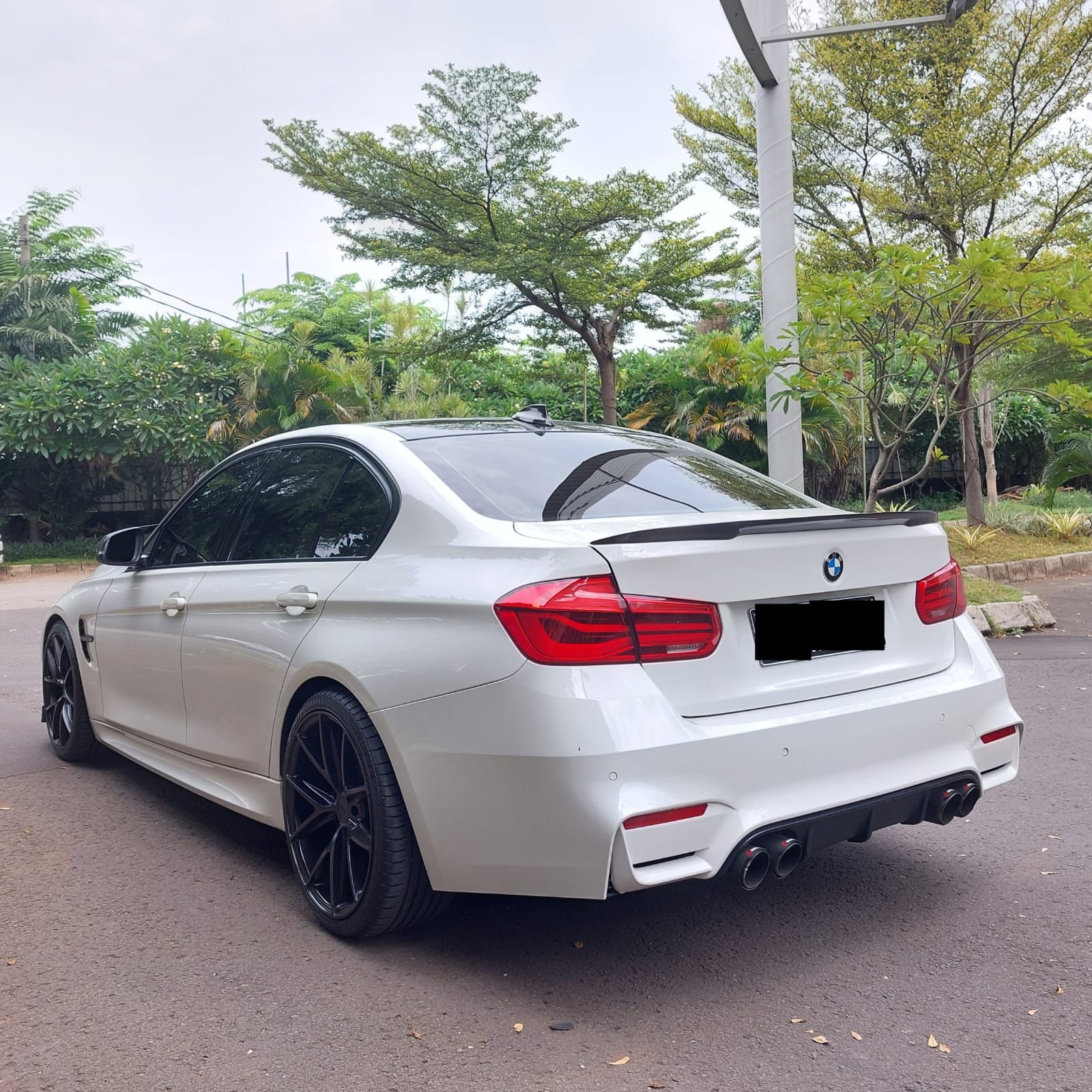 2016 BMW 3 Series Sedan  320i F30 SPORT 2016 BMW 3 Series Sedan  320i F30 SPORT