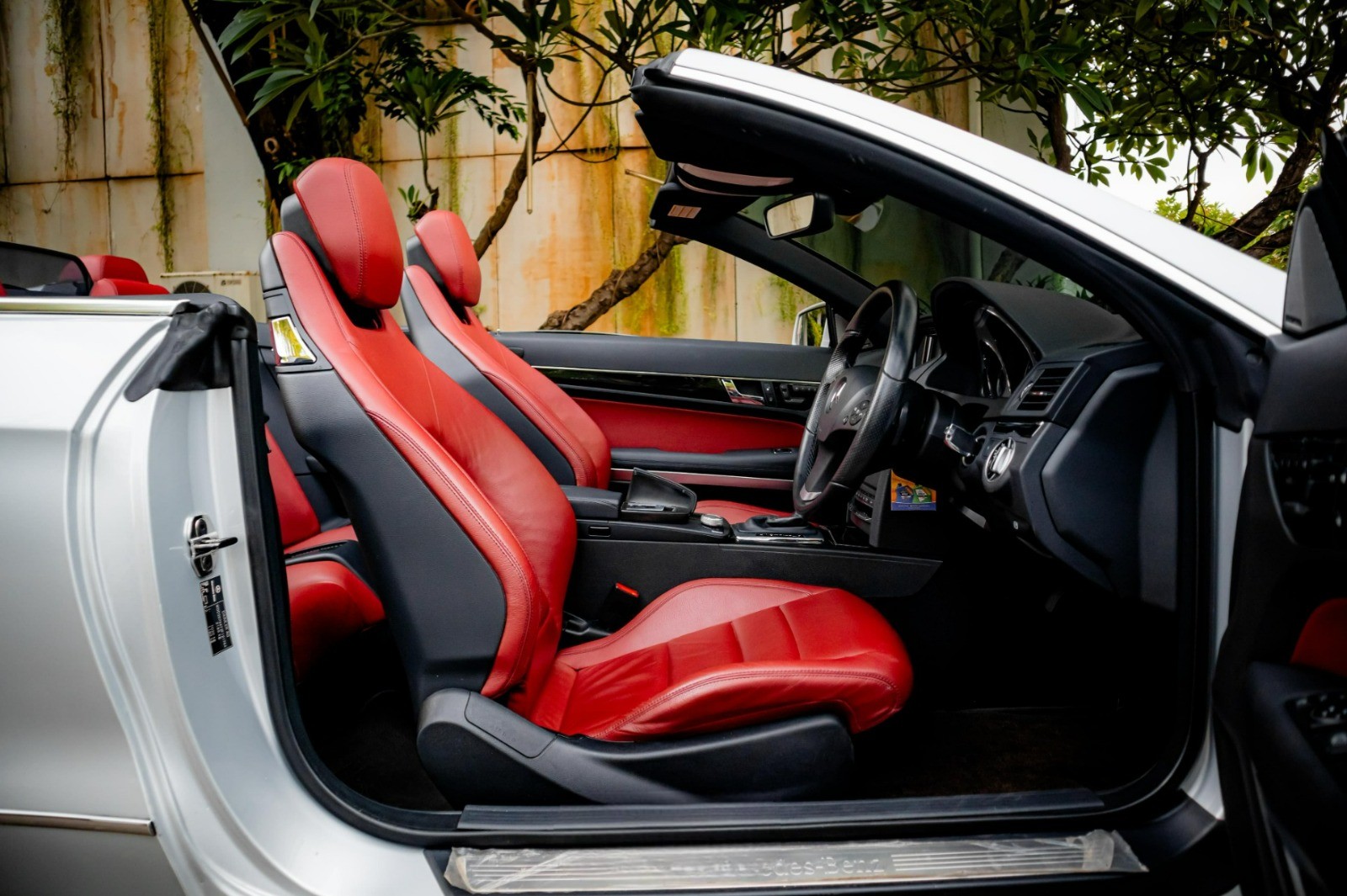 2011 Mercedes Benz E-Class  E250 CGI CABR AT CBU 2011 Mercedes Benz E-Class  E250 CGI CABR AT CBU