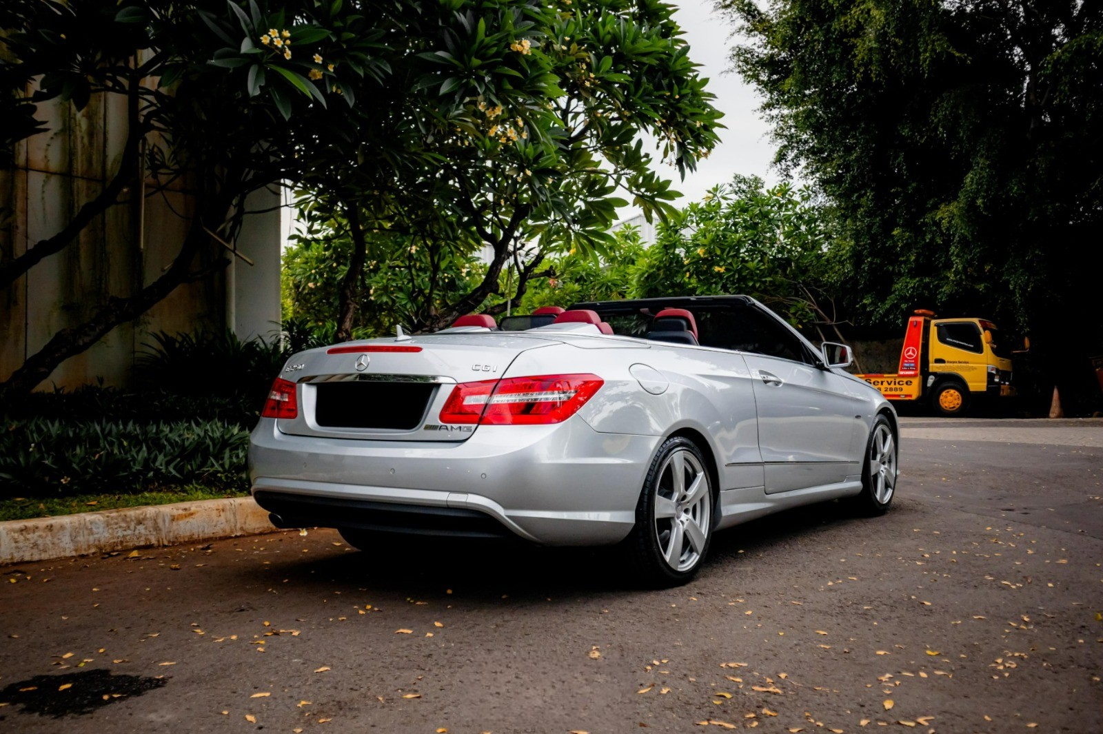 2011 Mercedes Benz E-Class  E250 CGI CABR AT CBU 2011 Mercedes Benz E-Class  E250 CGI CABR AT CBU
