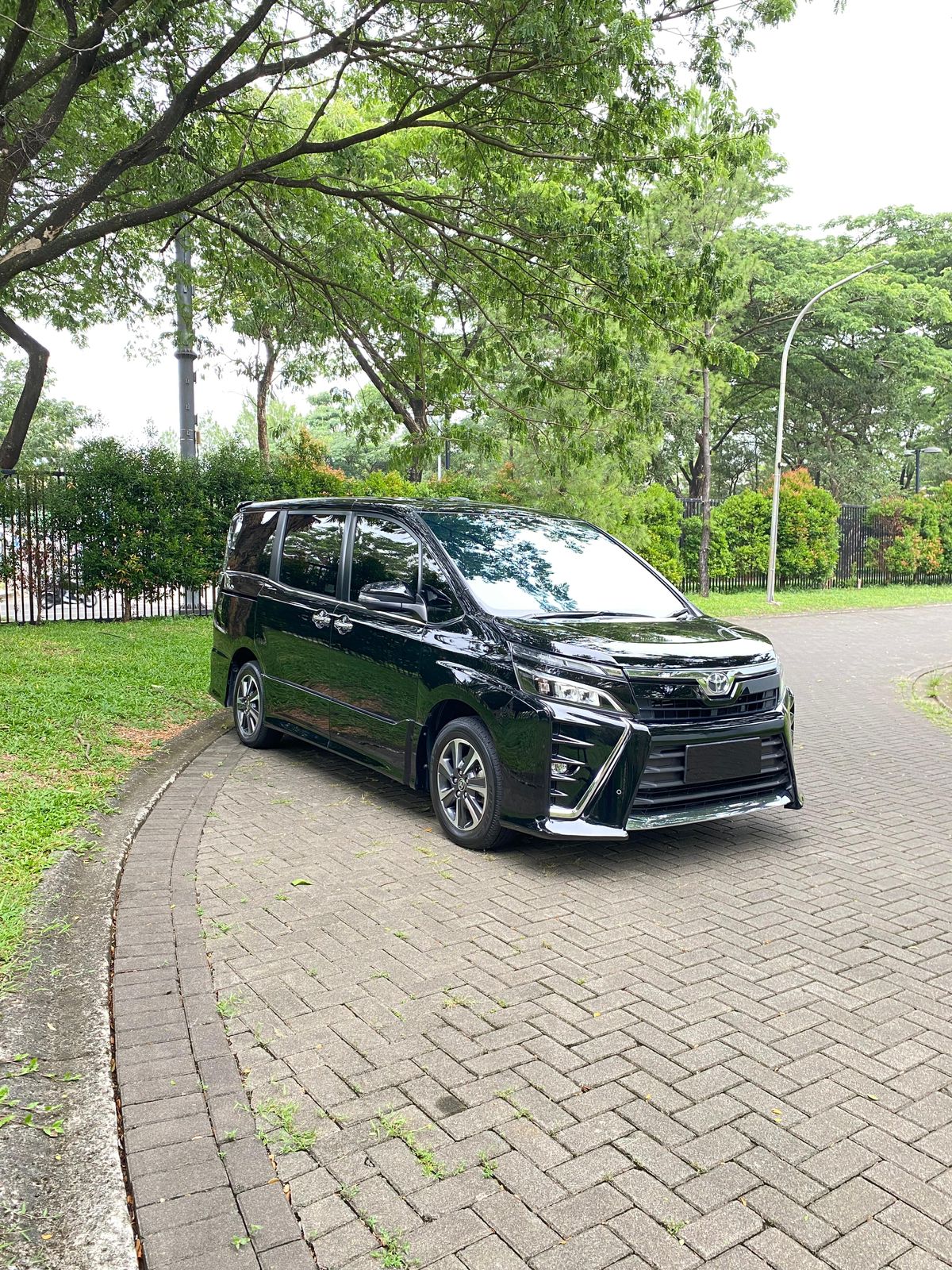 2019 Toyota Voxy 2.0 CVT Bekas 2019 Toyota Voxy 2.0 CVT Bekas