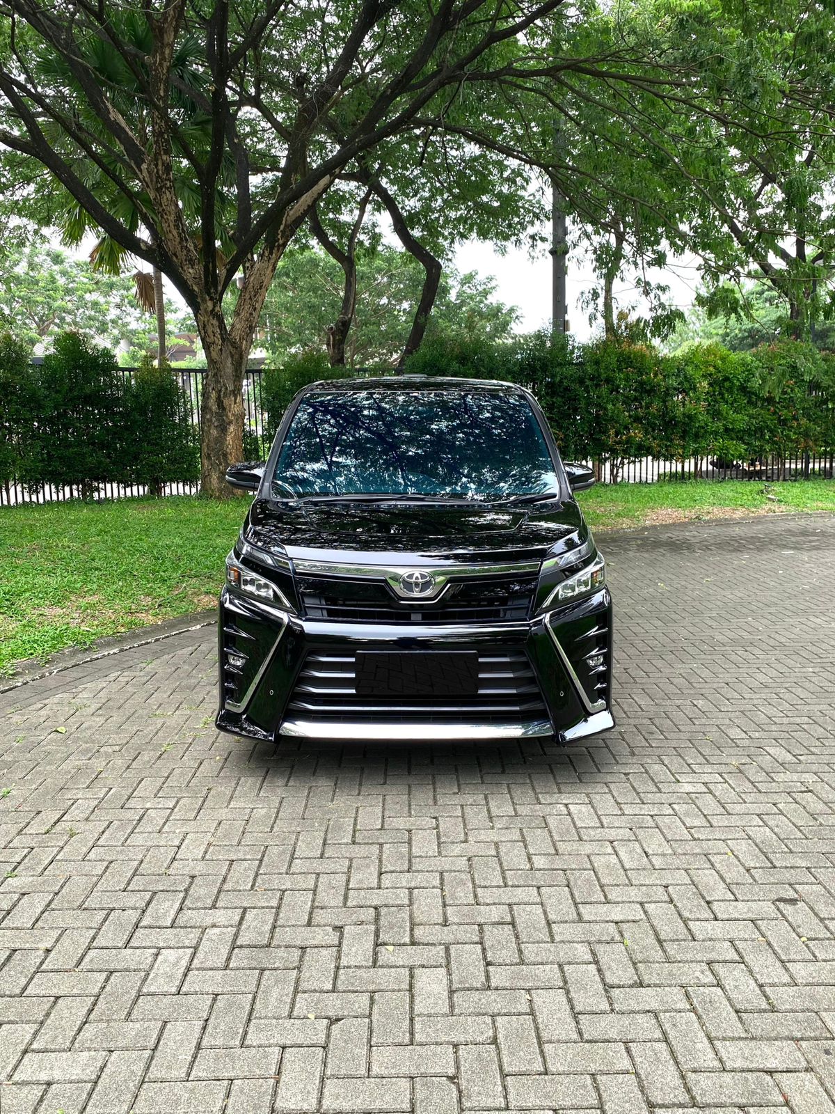 2019 Toyota Voxy 2.0 CVT 2019 Toyota Voxy 2.0 CVT