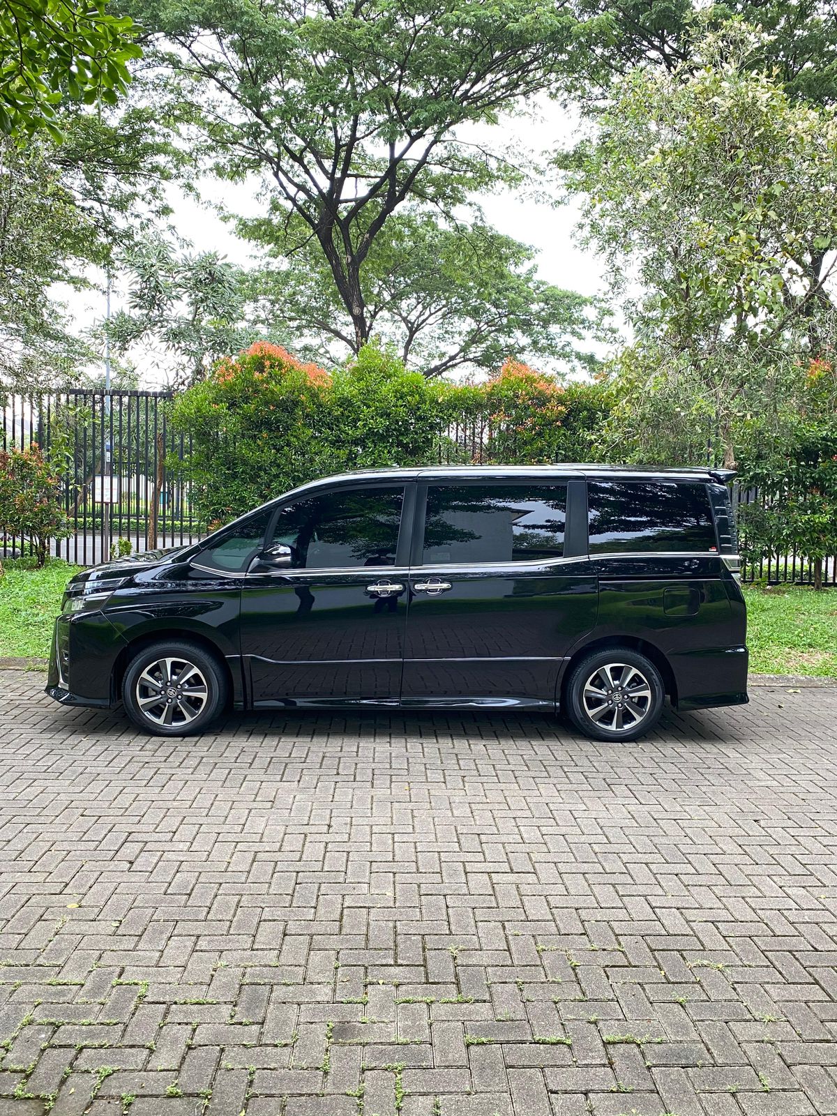 2019 Toyota Voxy 2.0 CVT 2019 Toyota Voxy 2.0 CVT