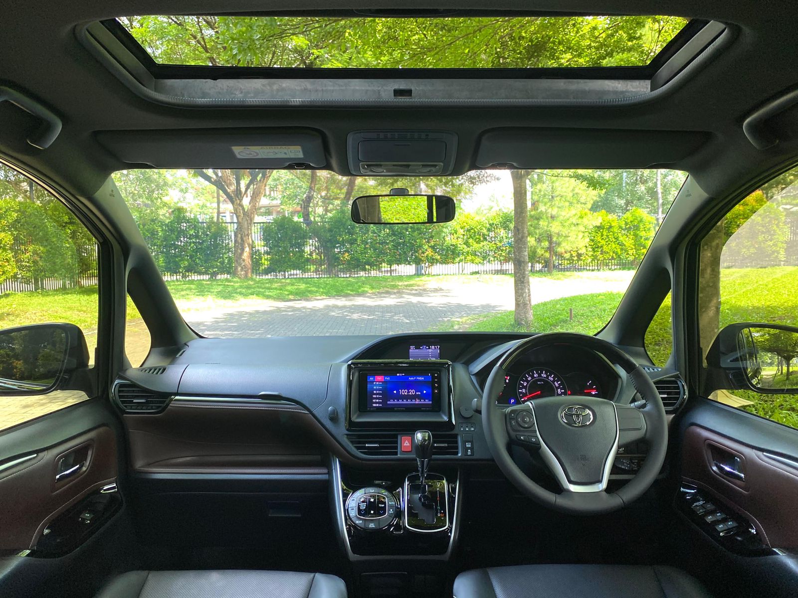 2019 Toyota Voxy 2.0 CVT 2019 Toyota Voxy 2.0 CVT