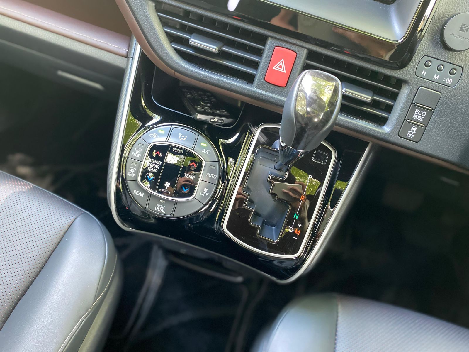 2019 Toyota Voxy 2.0 CVT 2019 Toyota Voxy 2.0 CVT