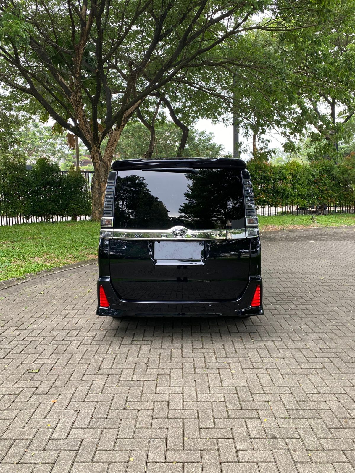 2019 Toyota Voxy 2.0 CVT 2019 Toyota Voxy 2.0 CVT