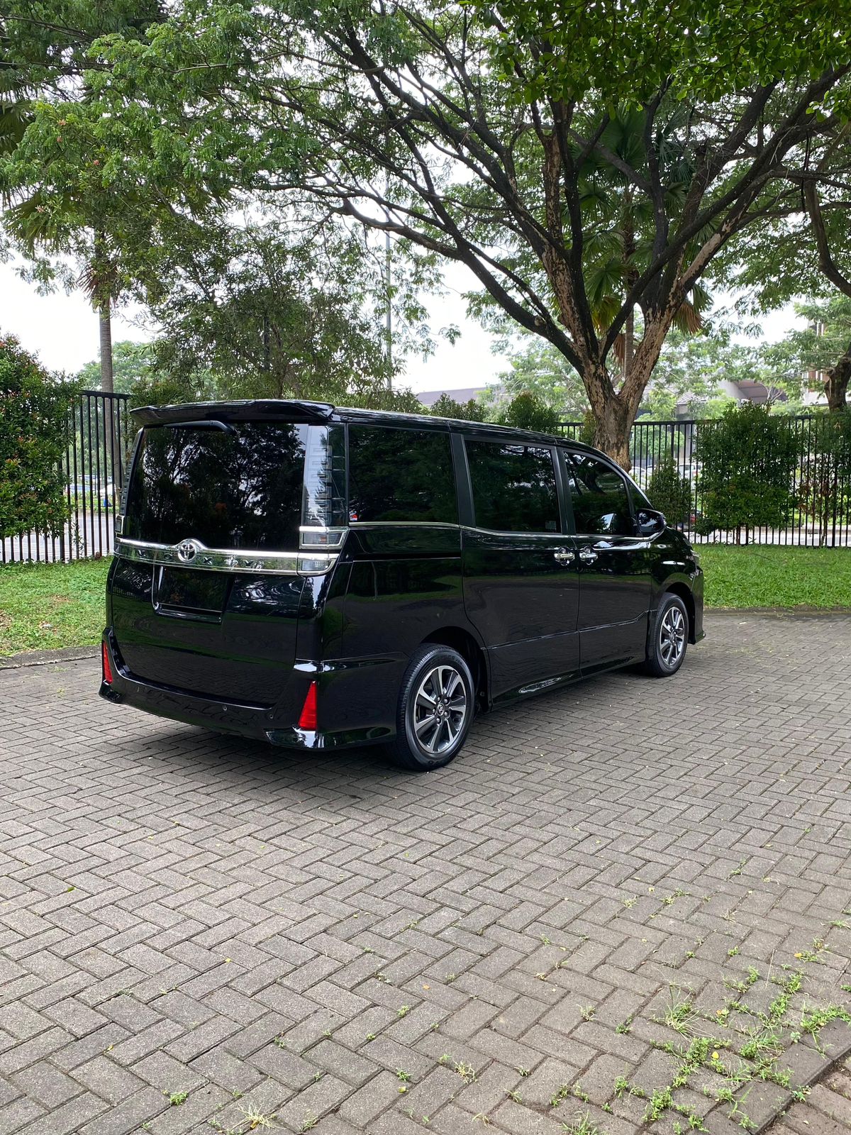 2019 Toyota Voxy 2.0 CVT 2019 Toyota Voxy 2.0 CVT