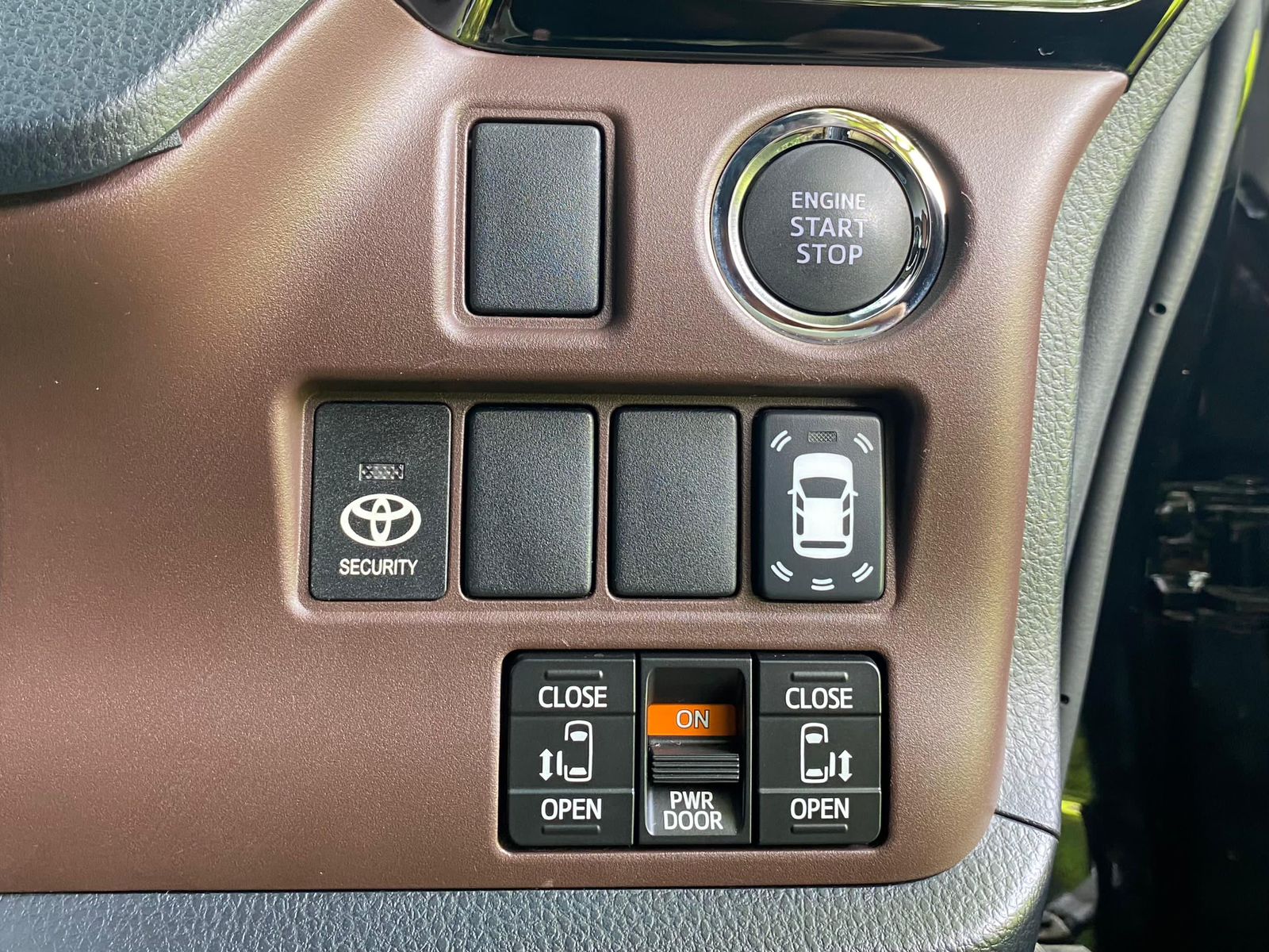 2019 Toyota Voxy 2.0 CVT 2019 Toyota Voxy 2.0 CVT