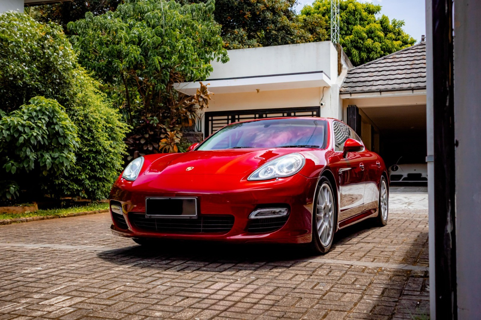 Second Hand 2011 Porsche Panamera Turbo PDK Second Hand 2011 Porsche Panamera Turbo PDK