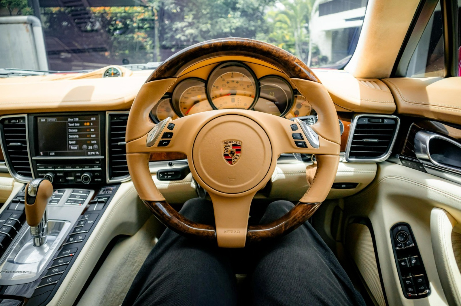 2011 Porsche Panamera Turbo PDK 2011 Porsche Panamera Turbo PDK