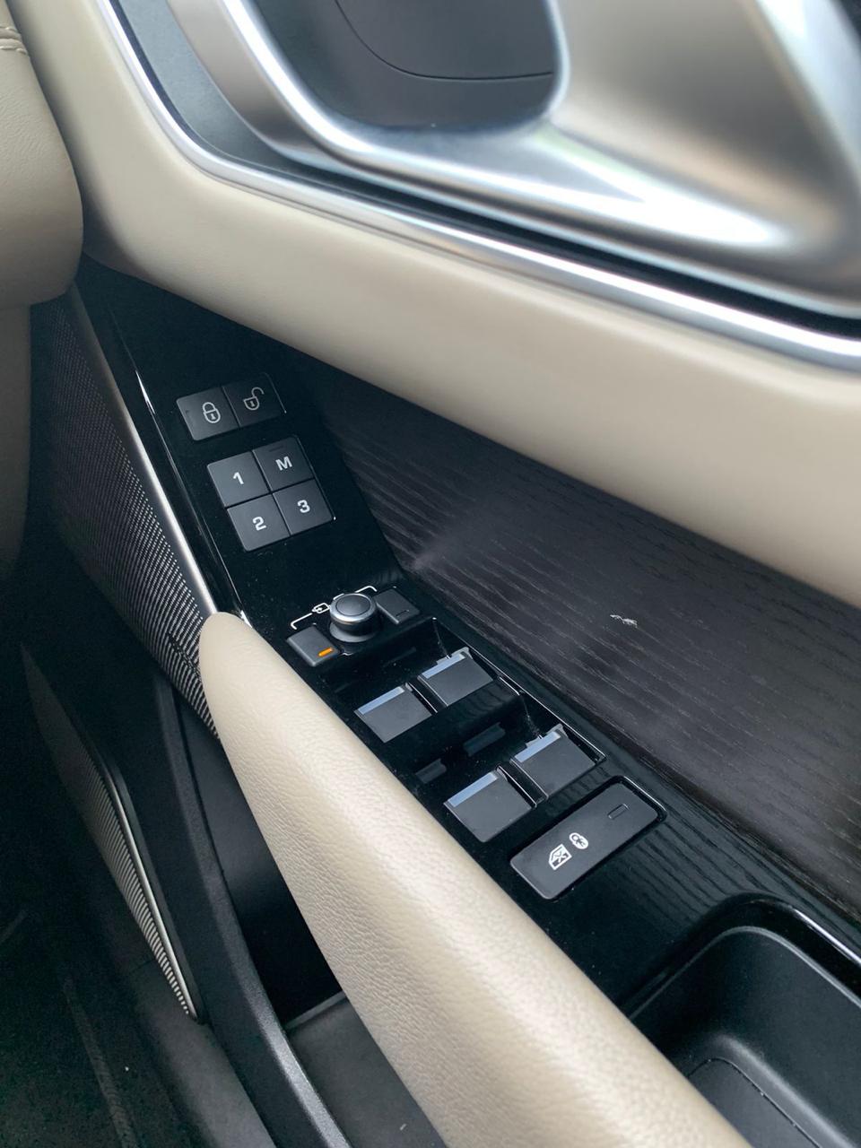 2019 Land Rover Range Rover Velar 3.0 SE R-Dynamic 2019 Land Rover Range Rover Velar 3.0 SE R-Dynamic