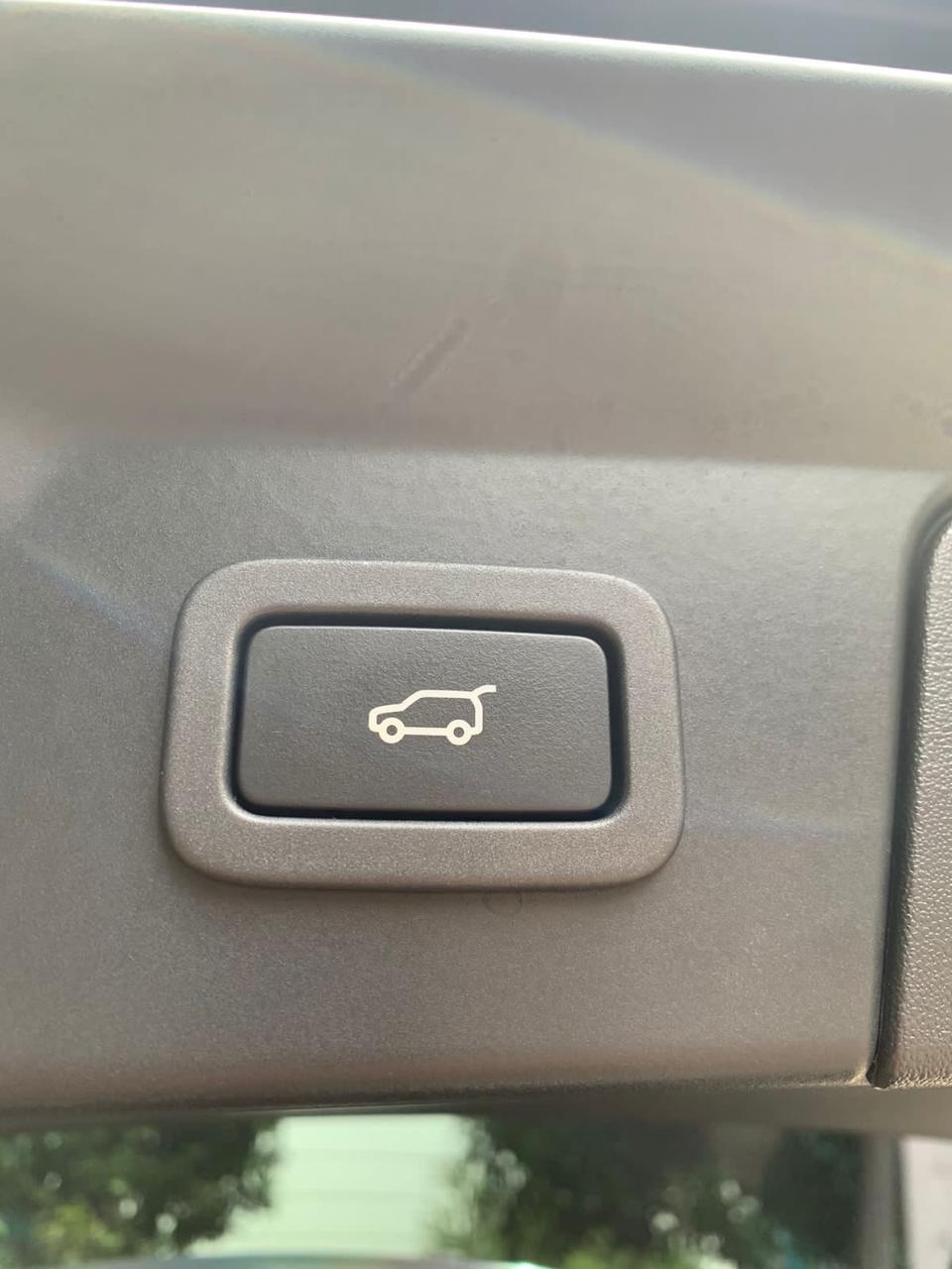 2019 Land Rover Range Rover Velar 3.0 SE R-Dynamic 2019 Land Rover Range Rover Velar 3.0 SE R-Dynamic