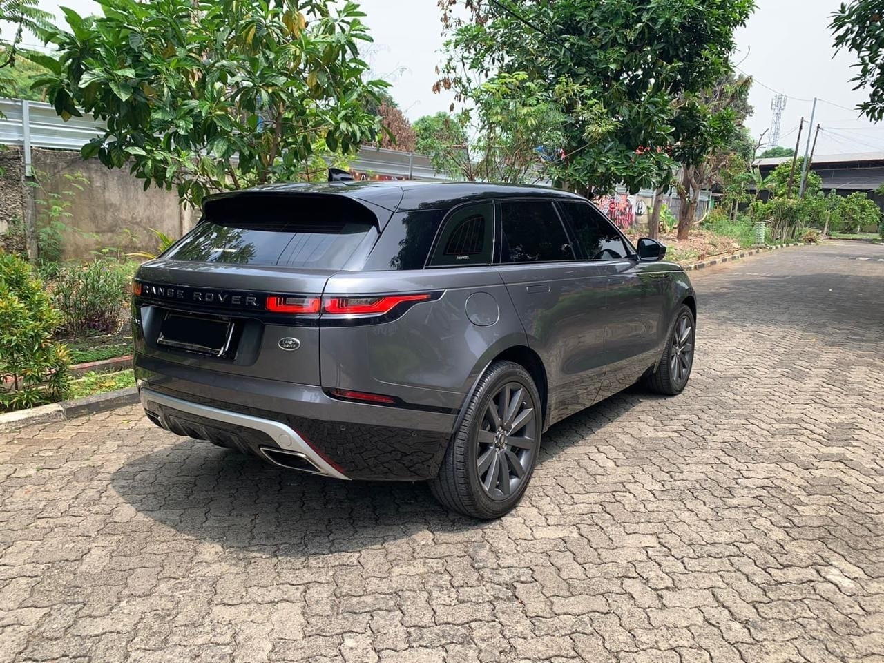 2019 Land Rover Range Rover Velar 3.0 SE R-Dynamic 2019 Land Rover Range Rover Velar 3.0 SE R-Dynamic