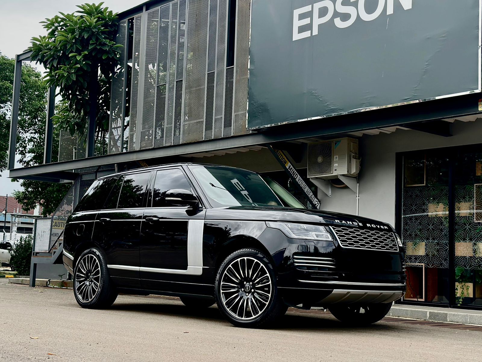 2013 Land Rover Range Rover Vogue Bekas 2013 Land Rover Range Rover Vogue Bekas