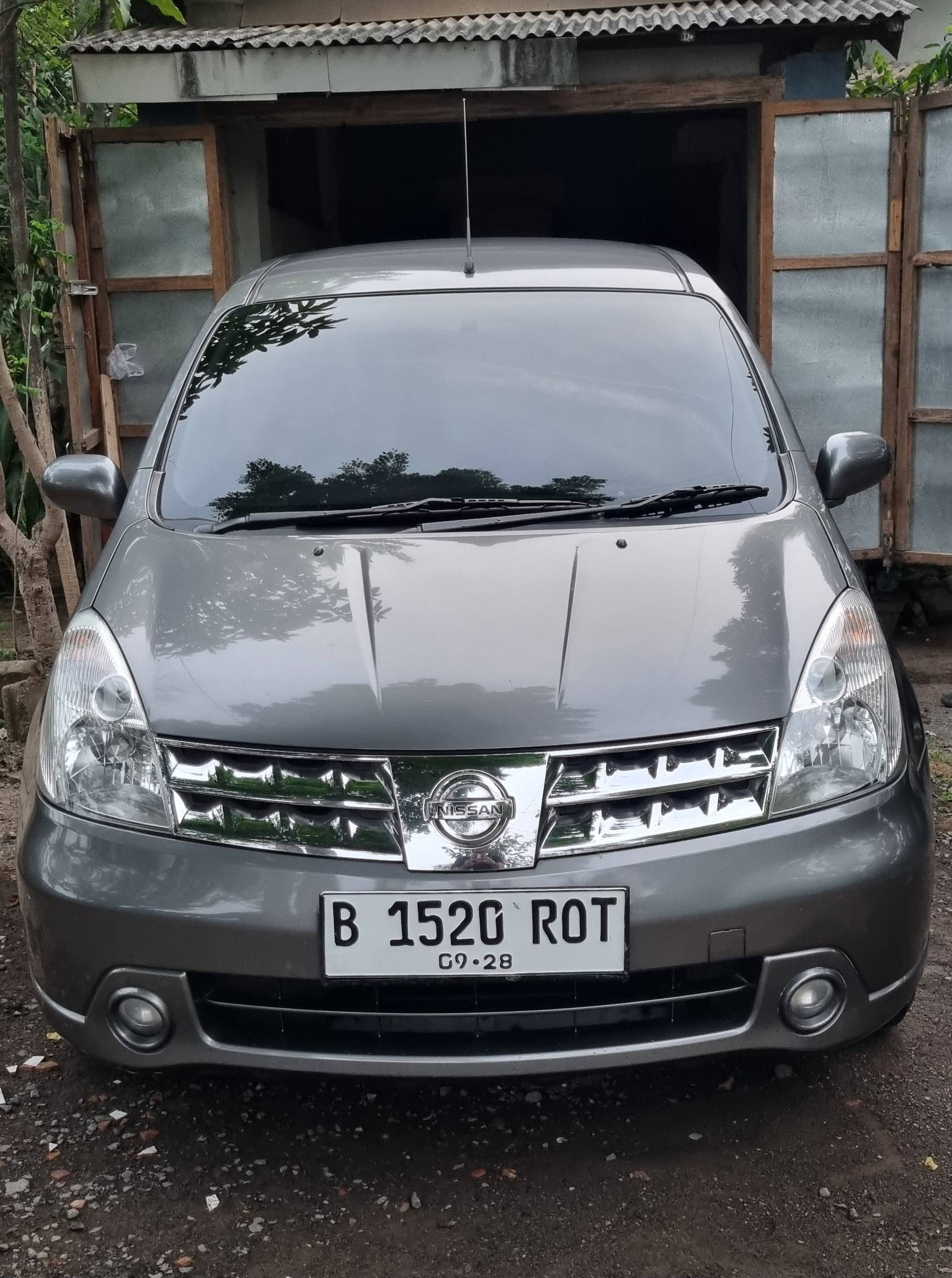 2009 Nissan Grand Livina Bekas 2009 Nissan Grand Livina Bekas