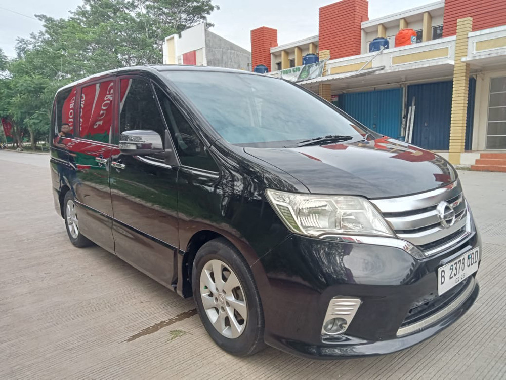 2013 Nissan Serena 2013 Nissan Serena