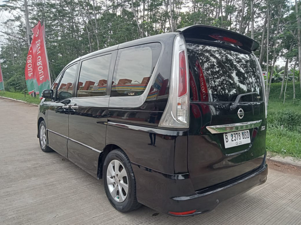 2013 Nissan Serena 2013 Nissan Serena