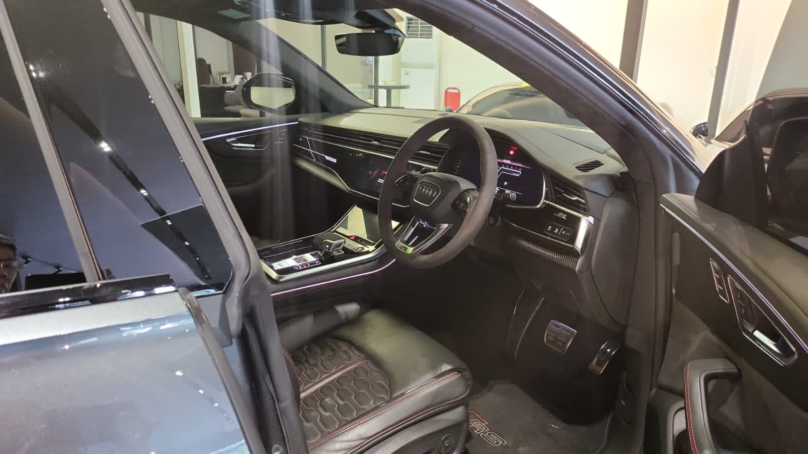 2021 Audi Q8 RS 3.0L 2021 Audi Q8 RS 3.0L