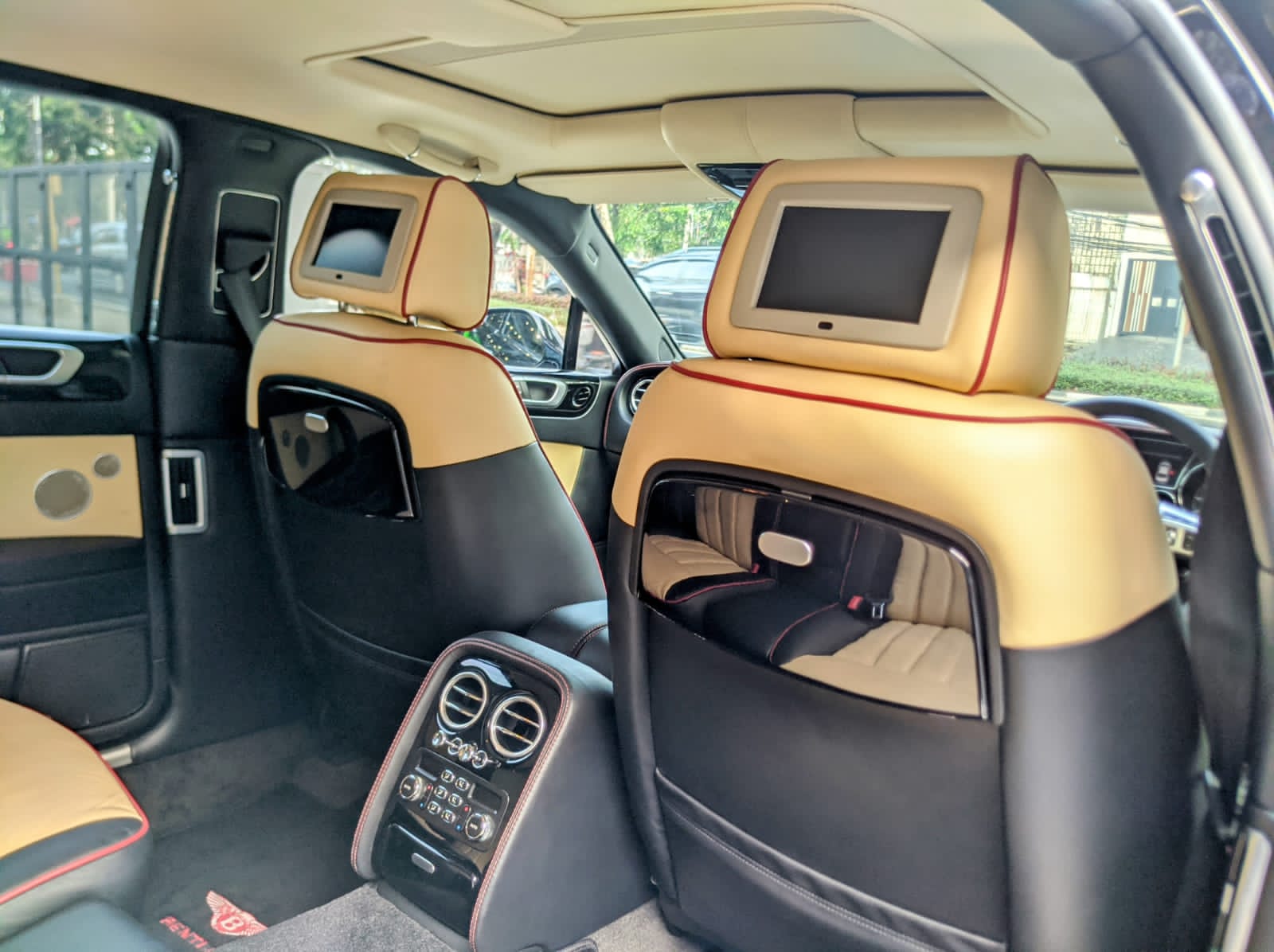 2012 Bentley Flying Spur 6.0 L W12 2012 Bentley Flying Spur 6.0 L W12