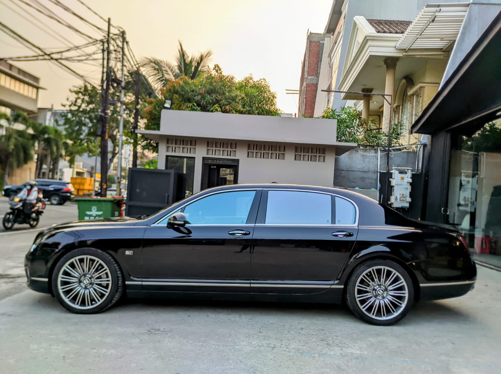 2012 Bentley Flying Spur 6.0 L W12 2012 Bentley Flying Spur 6.0 L W12