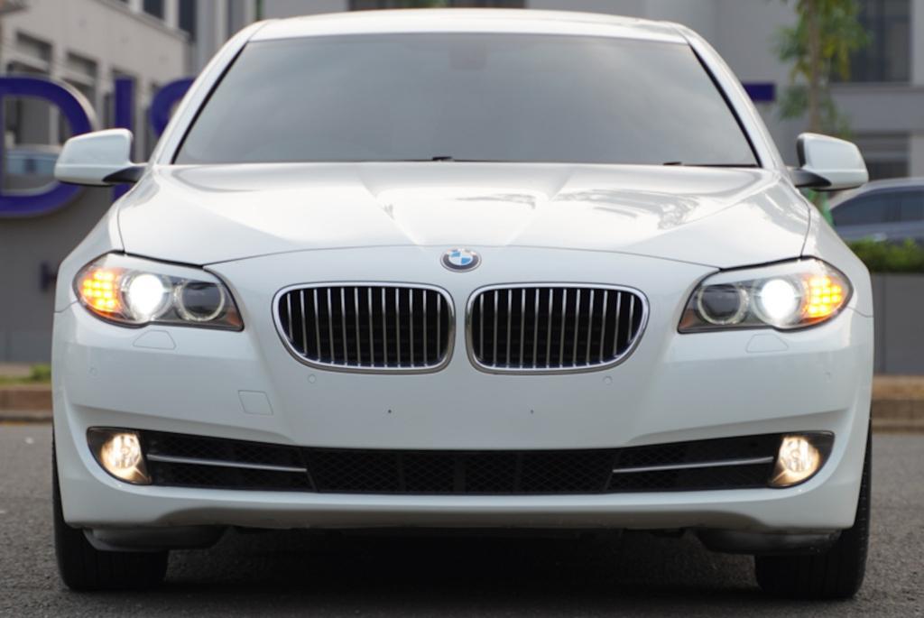 2013 BMW 5 Series Sedan  528i F10 LUXURY 2013 BMW 5 Series Sedan  528i F10 LUXURY