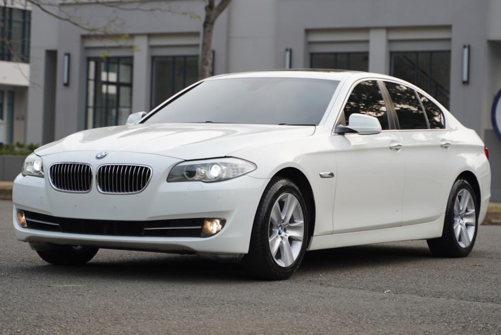 2013 BMW 5 Series Sedan  528i F10 LUXURY 2013 BMW 5 Series Sedan  528i F10 LUXURY