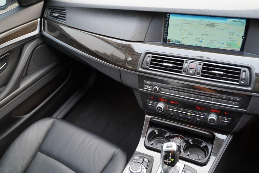 2013 BMW 5 Series Sedan  528i F10 LUXURY 2013 BMW 5 Series Sedan  528i F10 LUXURY