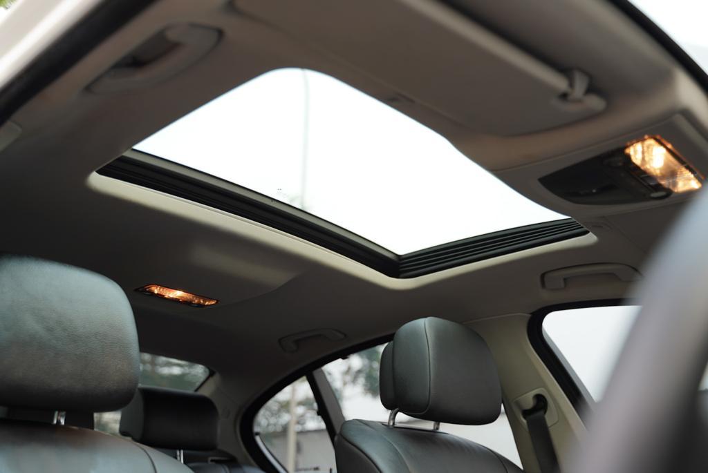 2013 BMW 5 Series Sedan  528i F10 LUXURY 2013 BMW 5 Series Sedan  528i F10 LUXURY