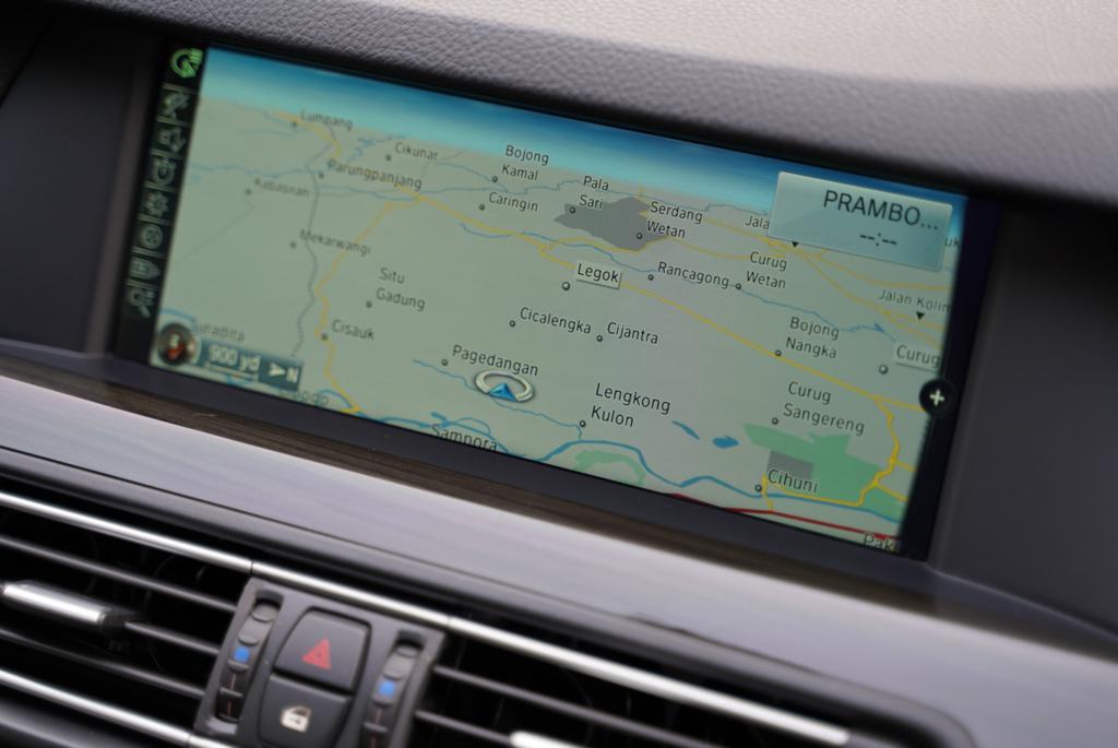 2013 BMW 5 Series Sedan  528i F10 LUXURY 2013 BMW 5 Series Sedan  528i F10 LUXURY