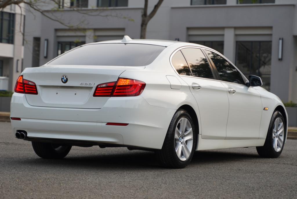 2013 BMW 5 Series Sedan  528i F10 LUXURY 2013 BMW 5 Series Sedan  528i F10 LUXURY