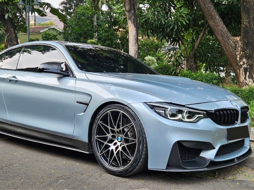 2014 BMW M4 Coupe  3.0 L AT Bekas 2014 BMW M4 Coupe  3.0 L AT Bekas