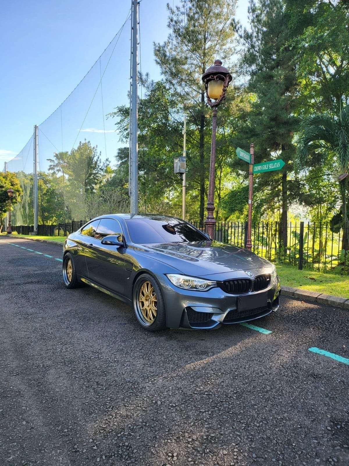 2015 BMW M4 Coupe  3.0 L AT Bekas 2015 BMW M4 Coupe  3.0 L AT Bekas