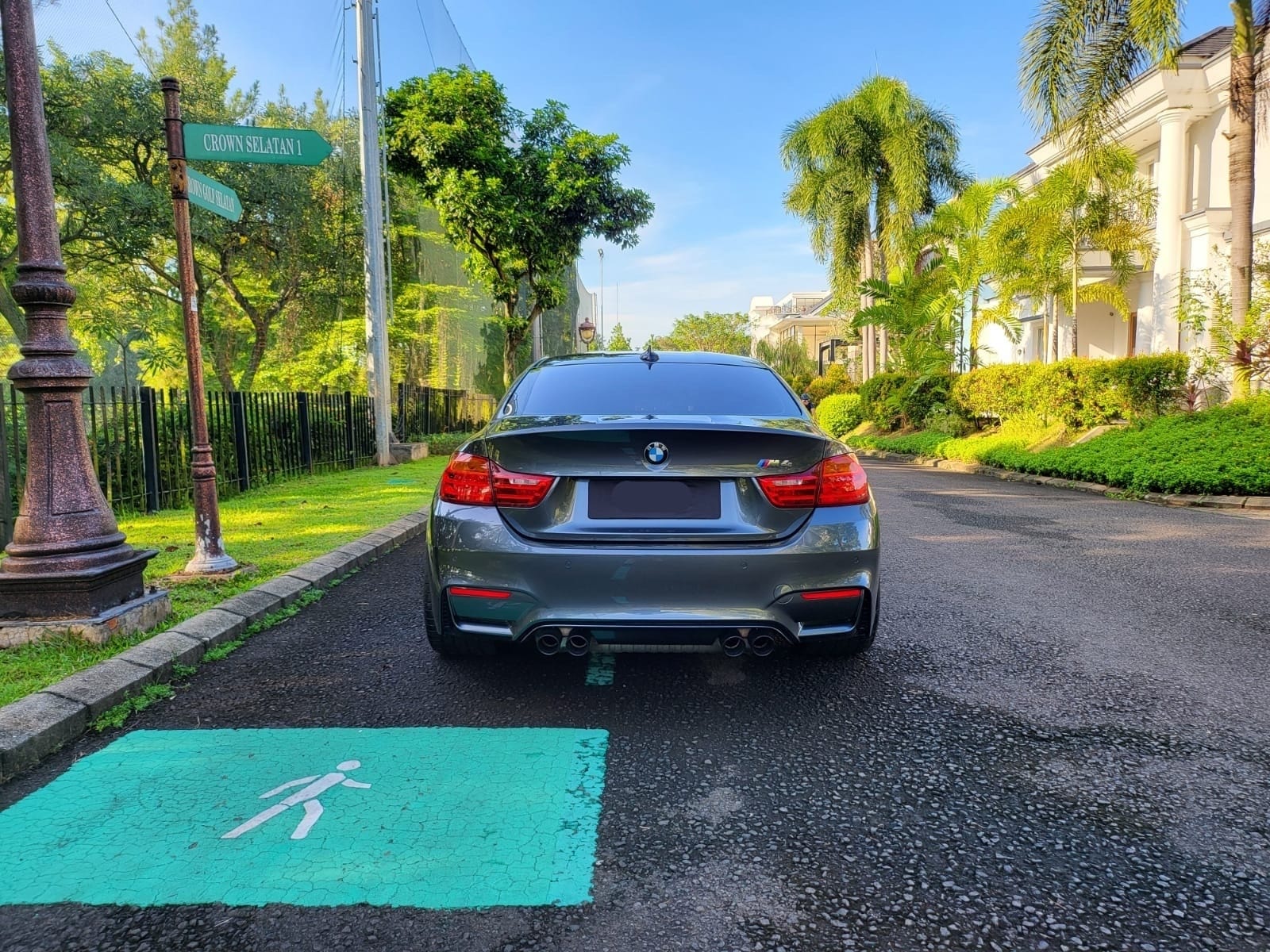 2015 BMW M4 Coupe  3.0 L AT 2015 BMW M4 Coupe  3.0 L AT