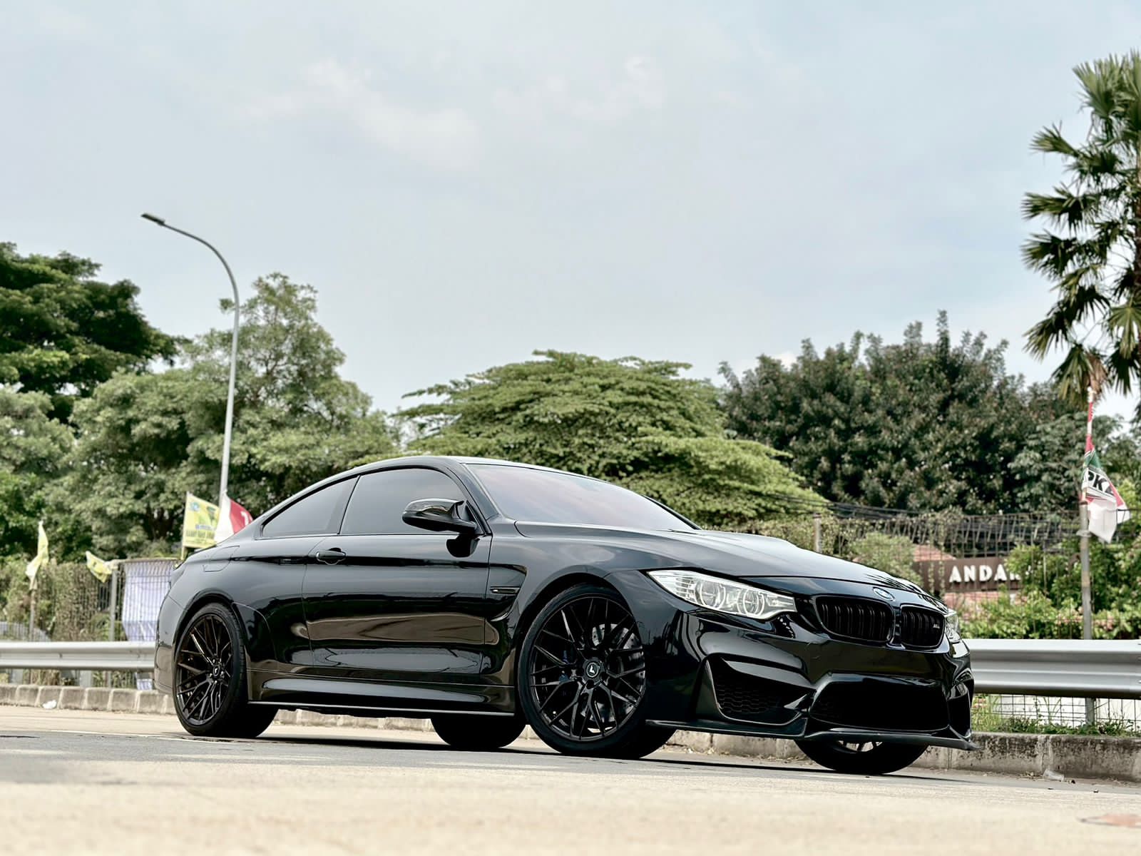 2015 BMW M4 Coupe  3.0 L AT 2015 BMW M4 Coupe  3.0 L AT