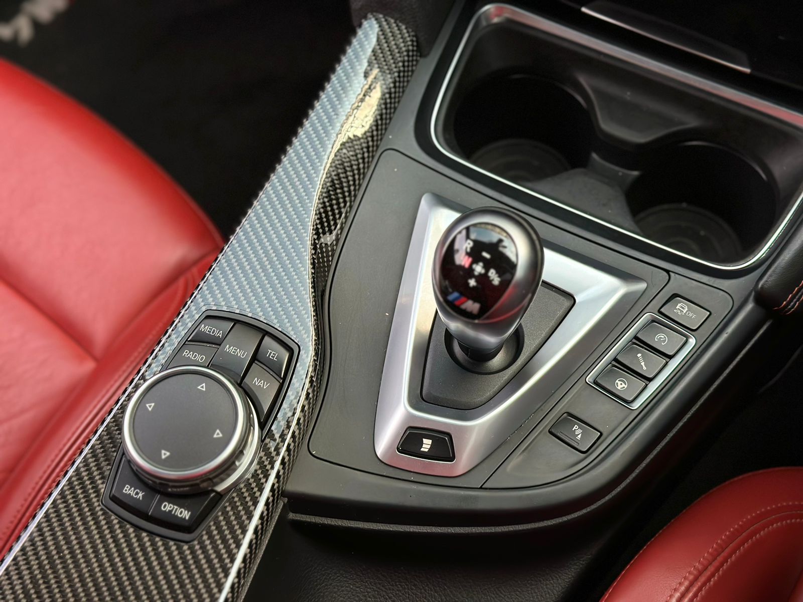 2015 BMW M4 Coupe  3.0 L AT 2015 BMW M4 Coupe  3.0 L AT