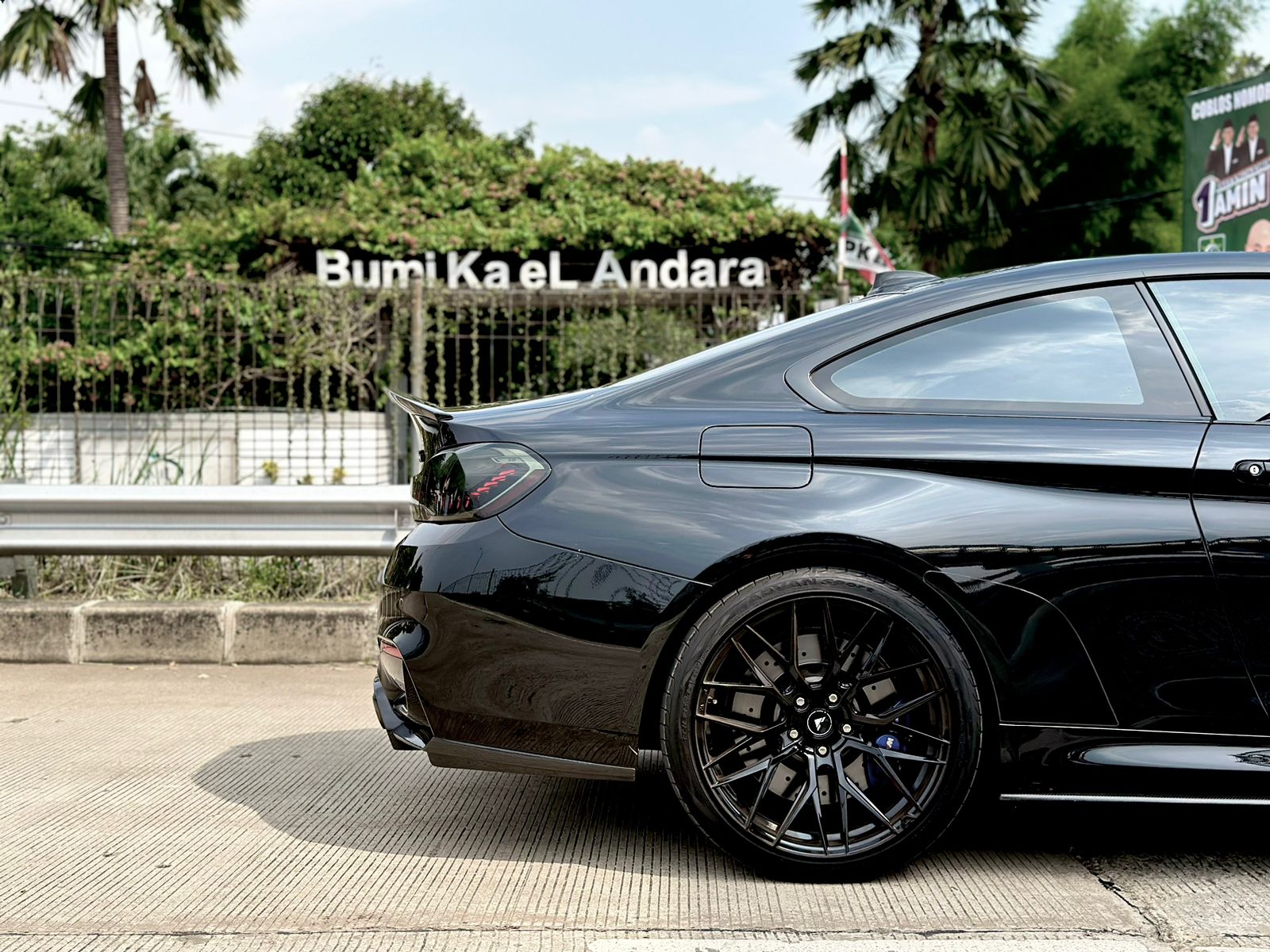 2015 BMW M4 Coupe  3.0 L AT 2015 BMW M4 Coupe  3.0 L AT