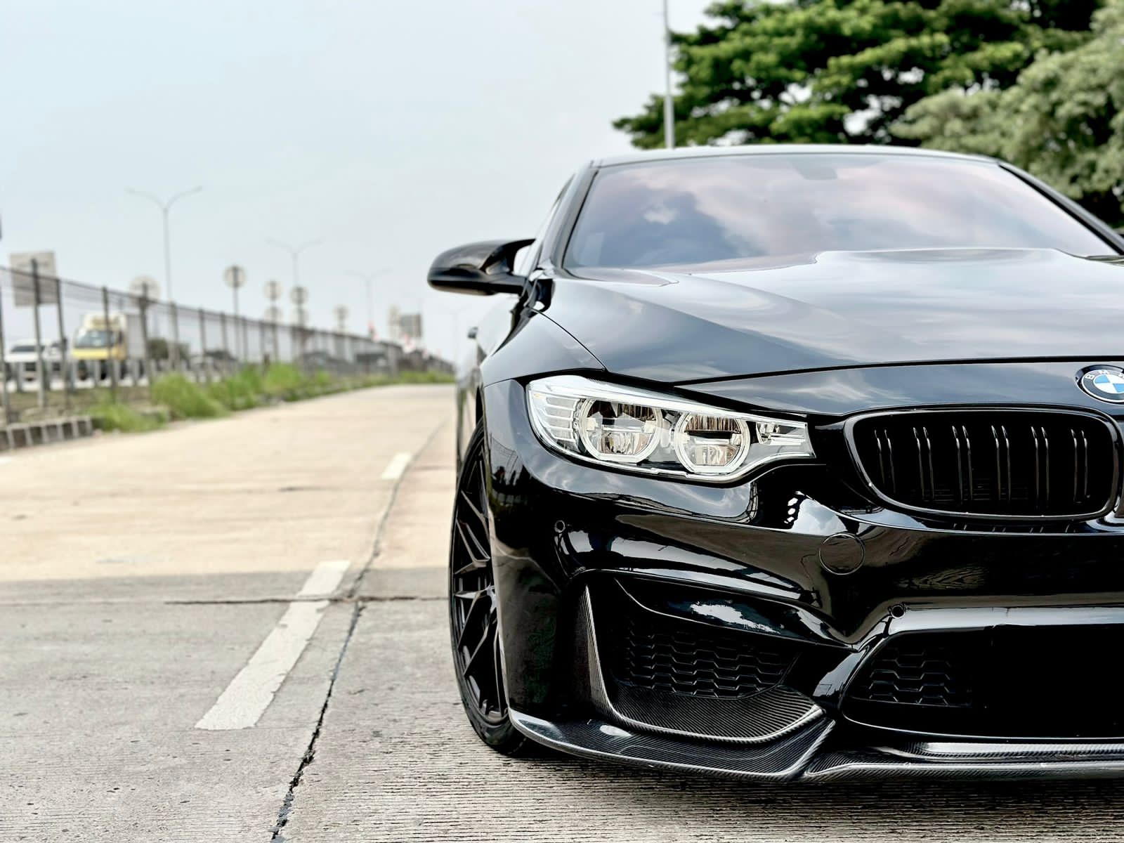 2015 BMW M4 Coupe  3.0 L AT 2015 BMW M4 Coupe  3.0 L AT