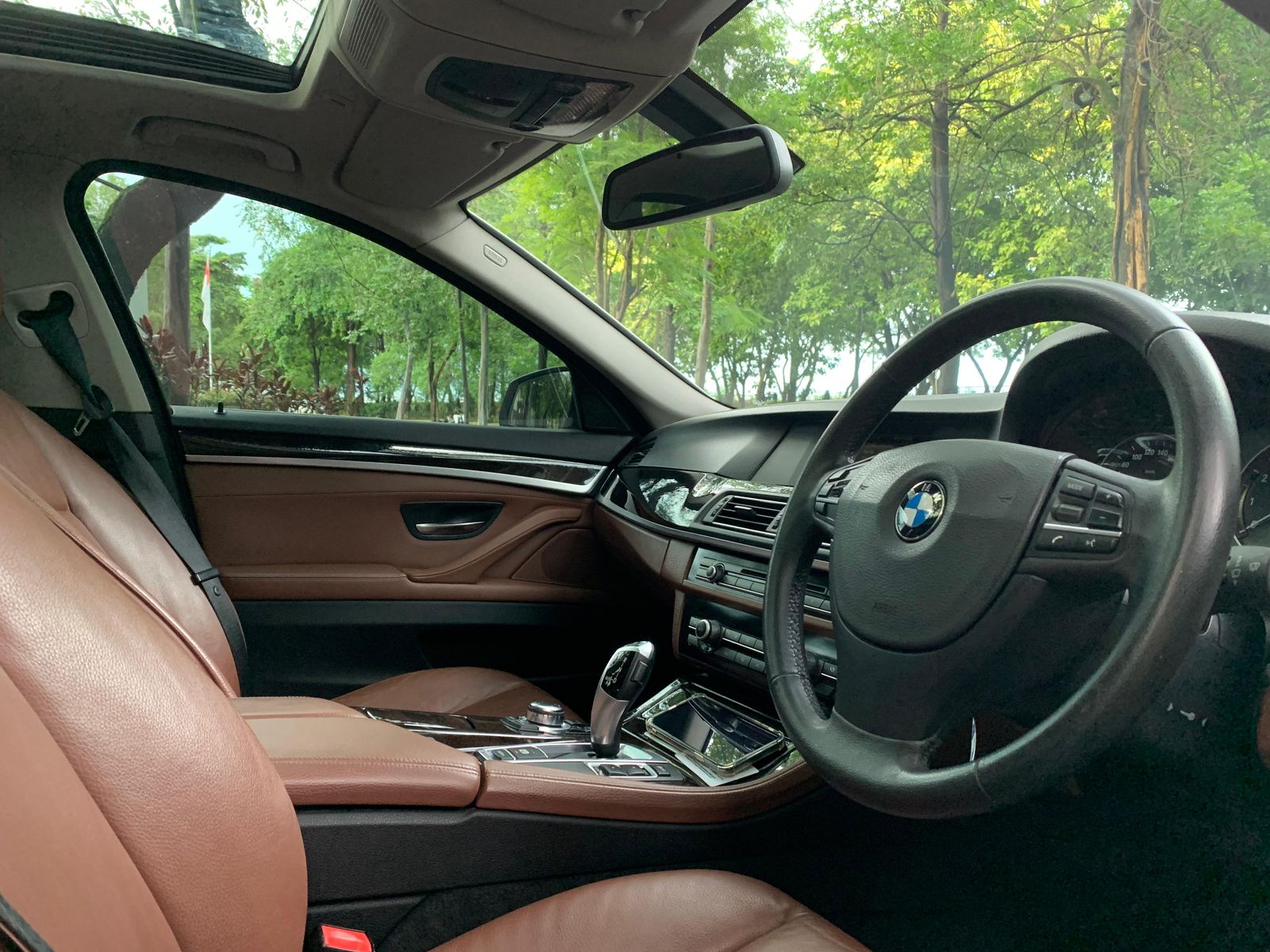 2013 BMW 5 Series Sedan  520i A/T F 10 2013 BMW 5 Series Sedan  520i A/T F 10