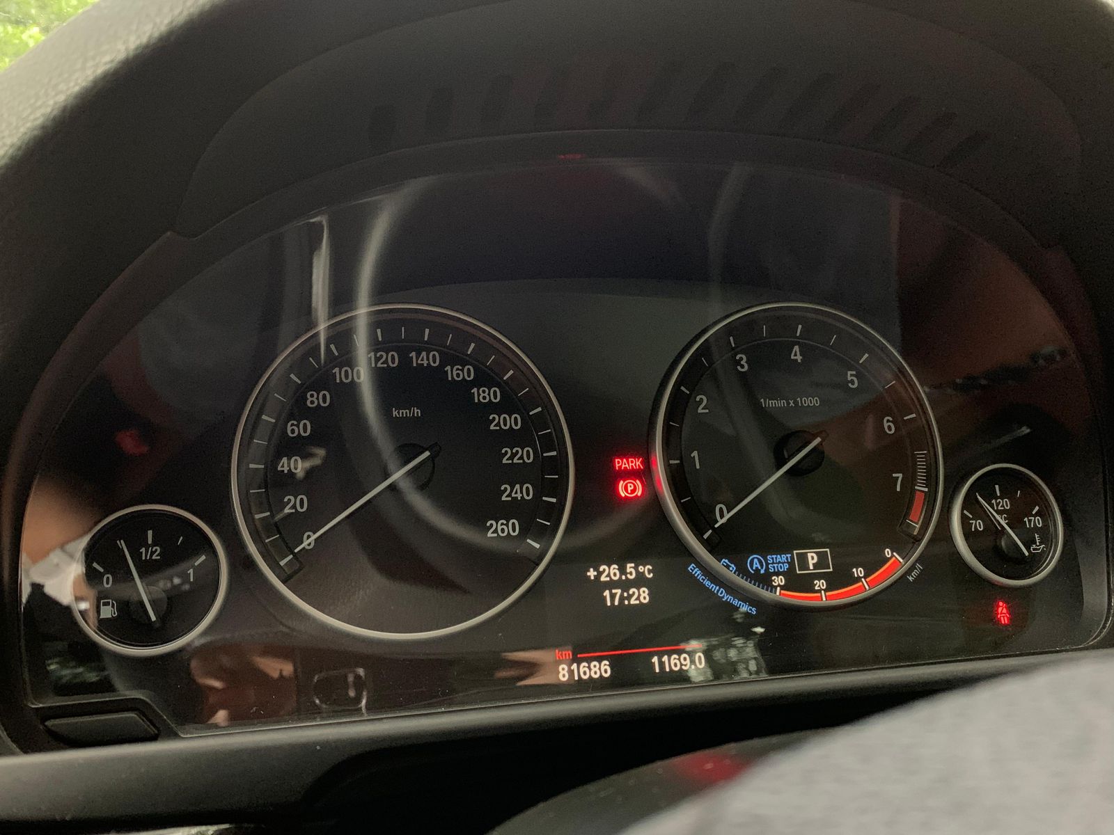 2013 BMW 5 Series Sedan  520i A/T F 10 2013 BMW 5 Series Sedan  520i A/T F 10