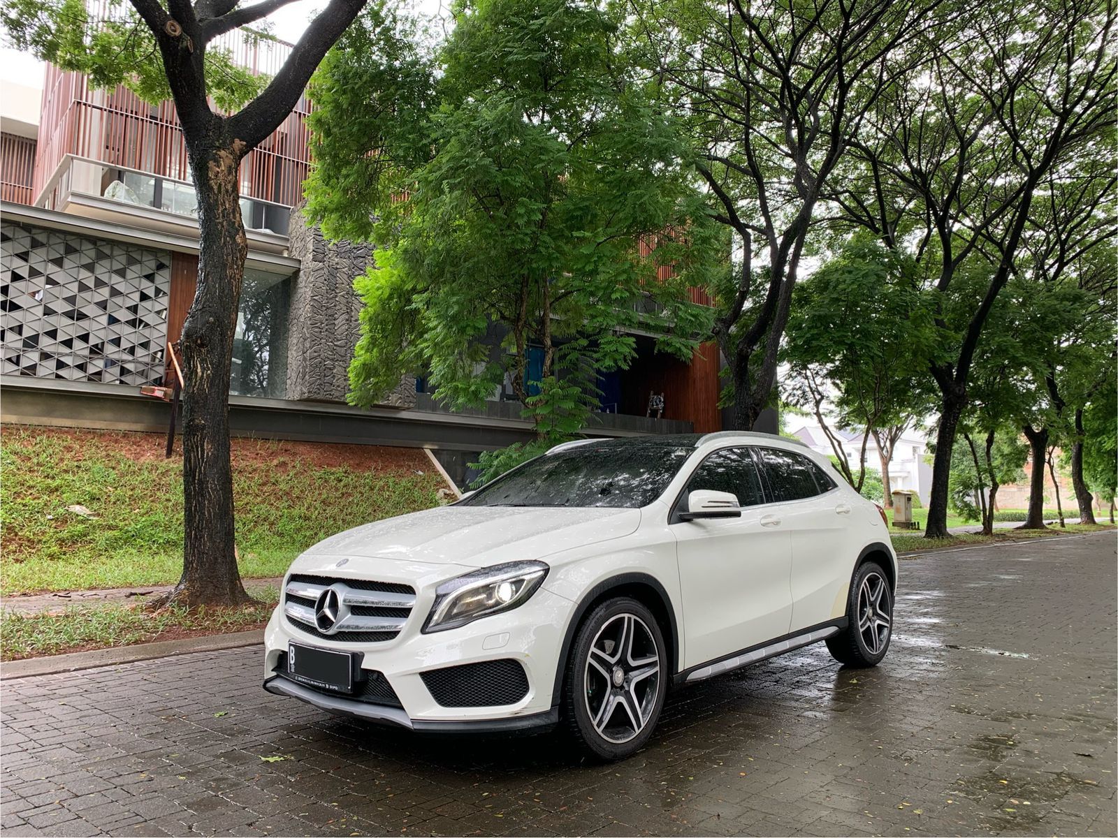 2015 Mercedes Benz GLA 200 AMG SPORT Bekas 2015 Mercedes Benz GLA 200 AMG SPORT Bekas