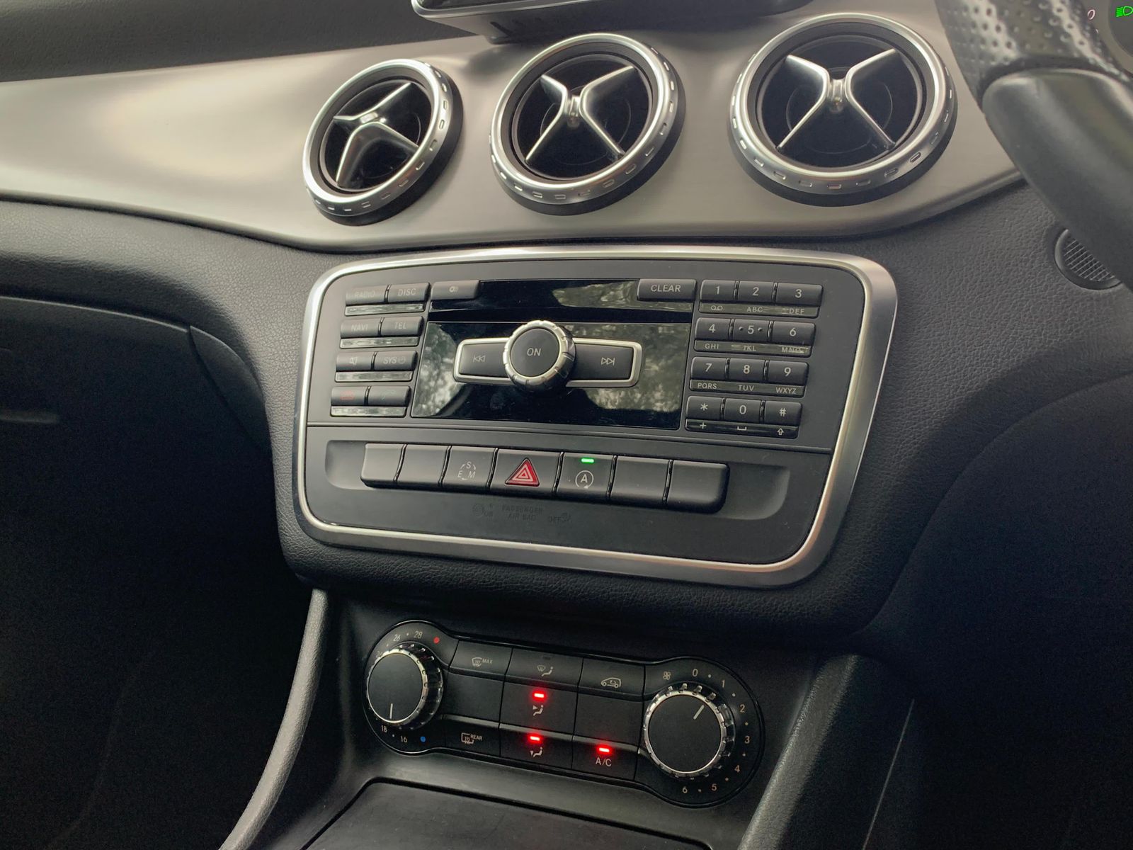 2015 Mercedes Benz GLA 200 AMG SPORT 2015 Mercedes Benz GLA 200 AMG SPORT