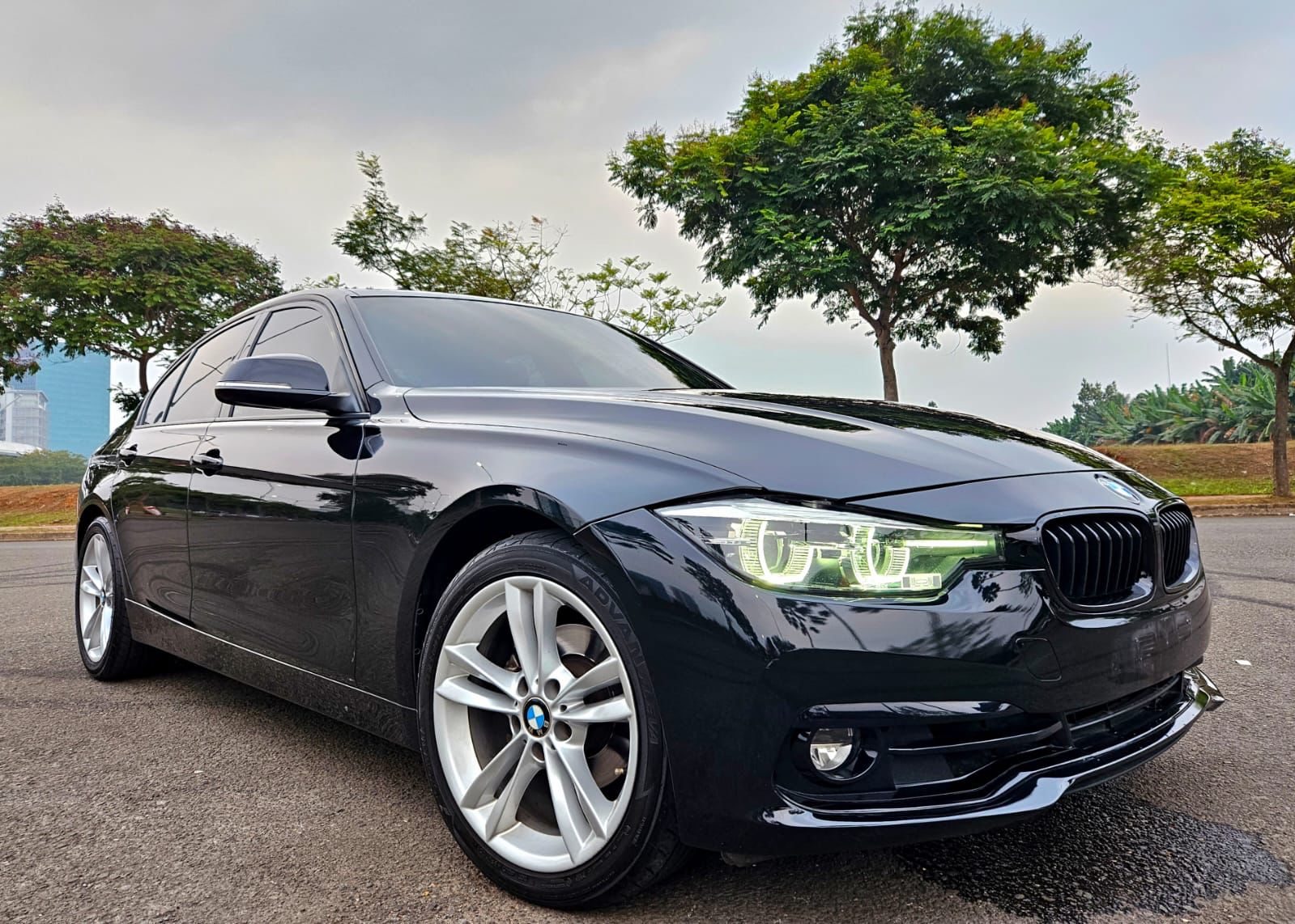 Second Hand 2019 BMW 3 Series Sedan 320i Sport Second Hand 2019 BMW 3 Series Sedan 320i Sport