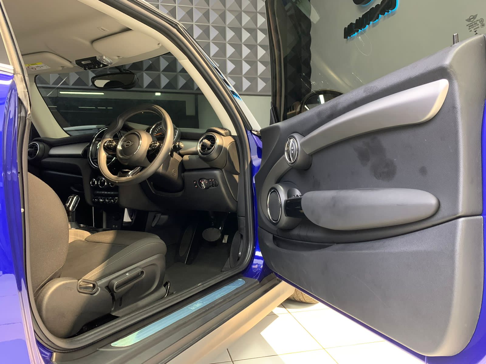 2019 MINI 3 Door Cooper 2019 MINI 3 Door Cooper