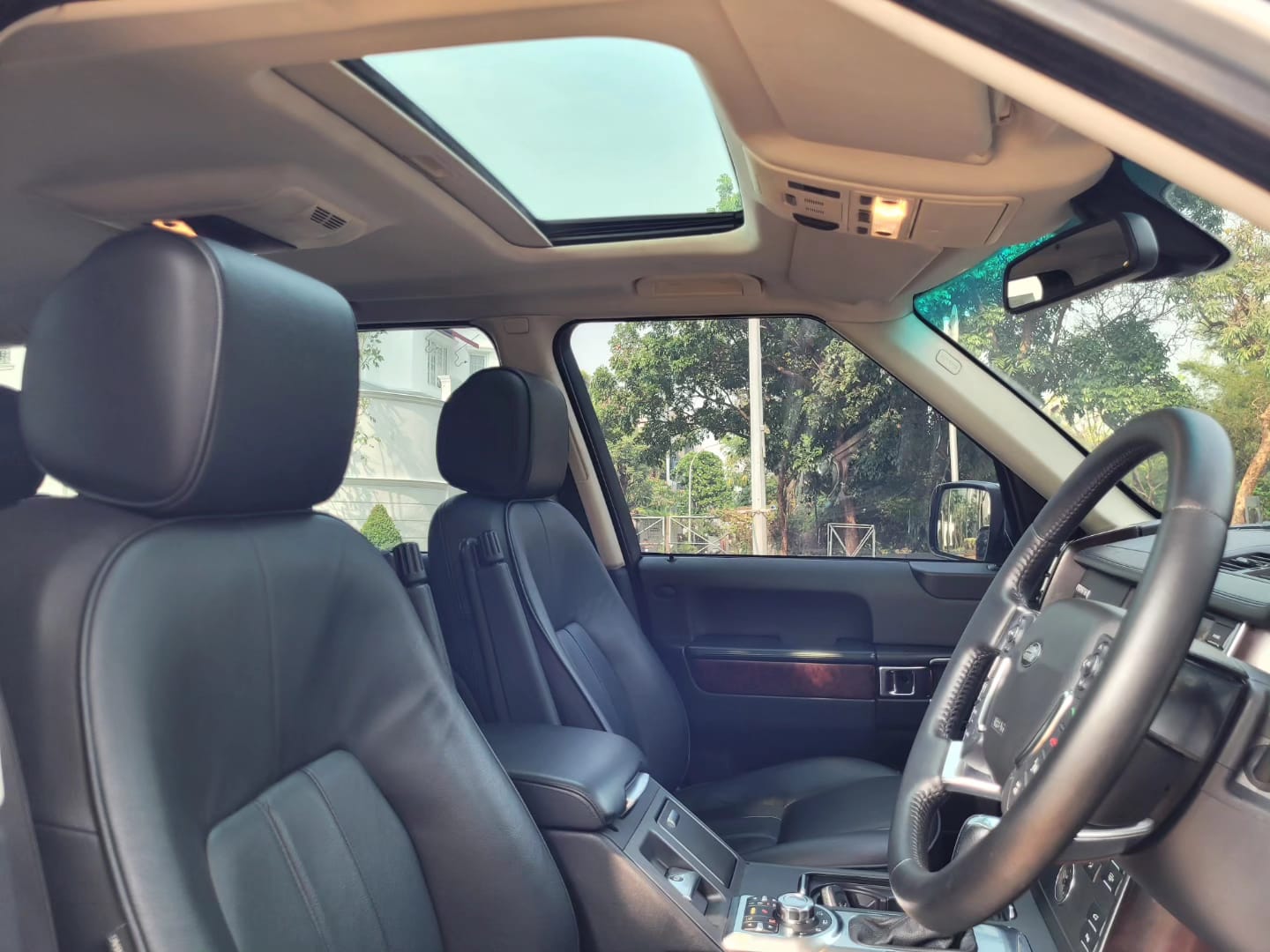 2011 Land Rover Range Rover SPORT 3.6L AT 2011 Land Rover Range Rover SPORT 3.6L AT