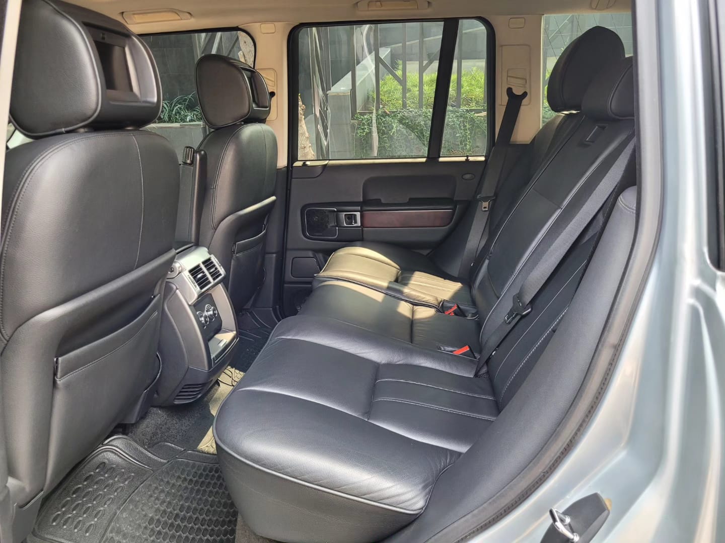 2011 Land Rover Range Rover SPORT 3.6L AT 2011 Land Rover Range Rover SPORT 3.6L AT