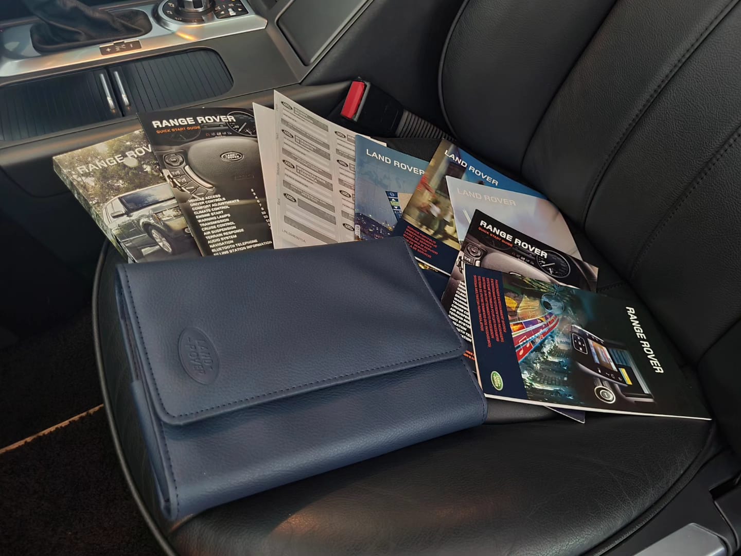 2011 Land Rover Range Rover SPORT 3.6L AT 2011 Land Rover Range Rover SPORT 3.6L AT