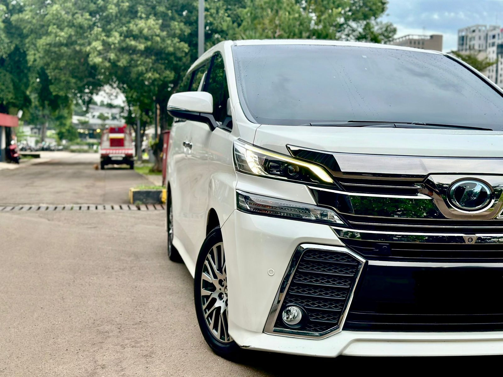 2015 Toyota Vellfire  2.5 ZG AT PREMIUM SOUND 2015 Toyota Vellfire  2.5 ZG AT PREMIUM SOUND